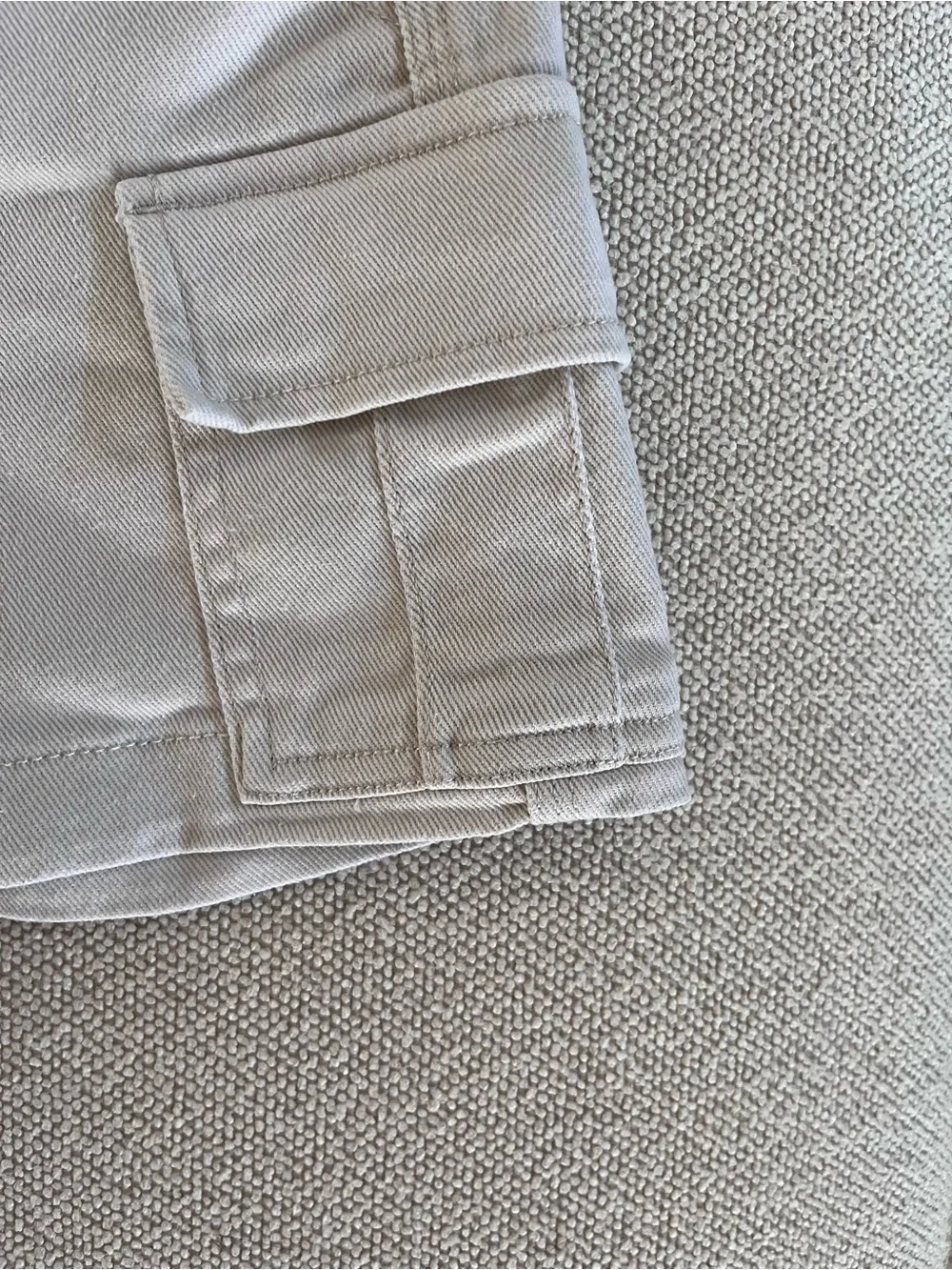 RSQ Cream Utility Cargo Shorts/Size 24 waist. Durable Cotton - Picture 3 of 12